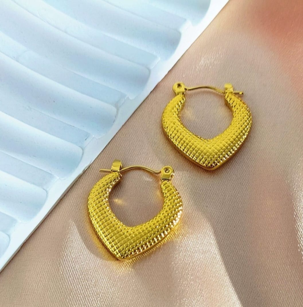 IMG-20260106-WA0026 Dotted hoops - Image 1