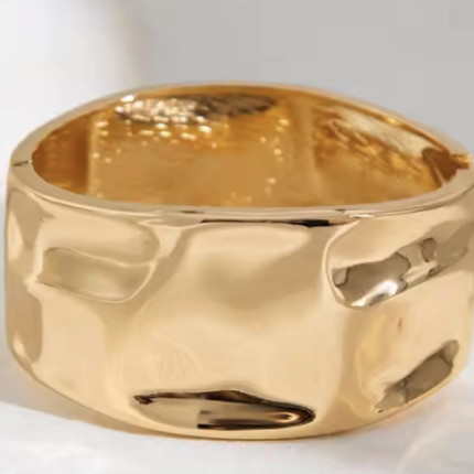 Golden broad impressions bracelet