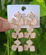 Pearl flower earrings