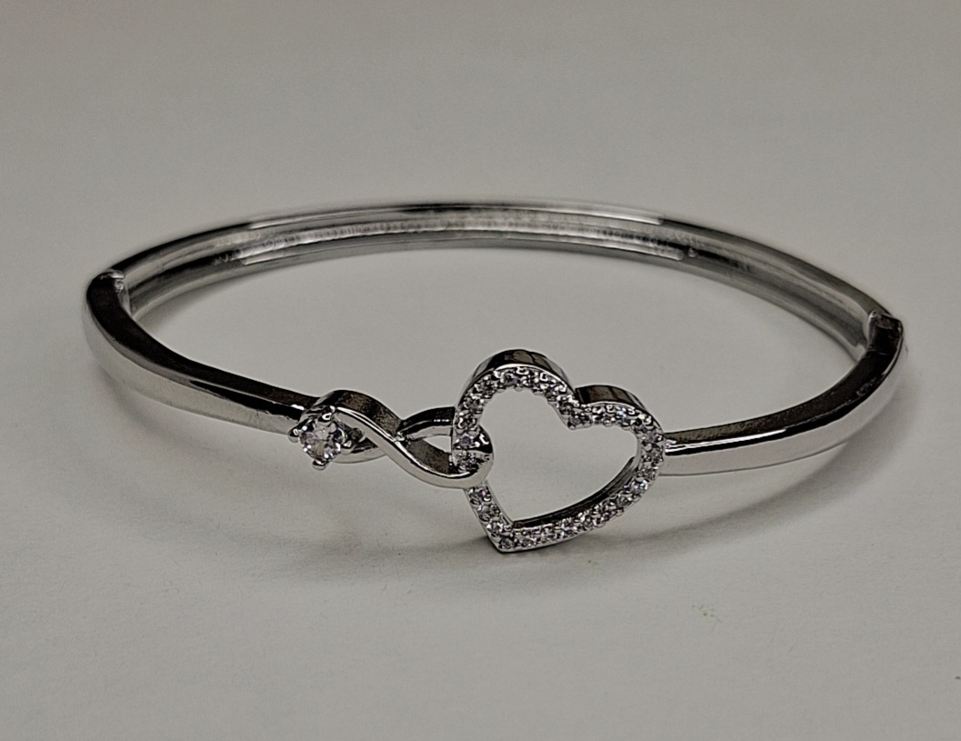 Snapchat-1061729417 Silver heart kada bracelet - Image 1