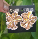 white flower earring - Image 2