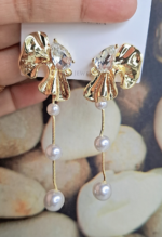 Half flower with pearl hanging earrigs