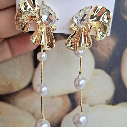 Half flower with pearl hanging earrigs