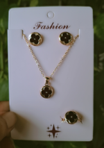 Black small Clover set with ring - Image 2