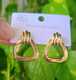 Small golden triangle earrings - Image 2
