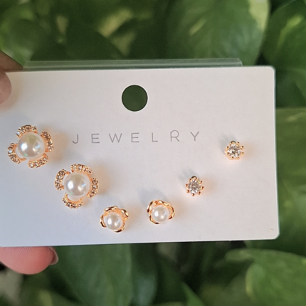 Small pearl studs combo(pair of 3)